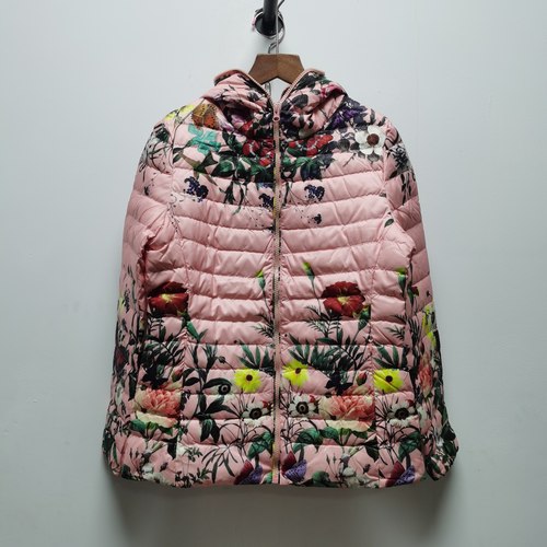 撤柜秋冬新款带帽印花羽绒服外套女短款薄款白鹅绒保暖鹅绒服M282