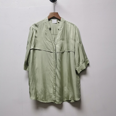 【艺】系列撤柜女装夏季新款通勤V领100再生纤维素短袖衬衫C061