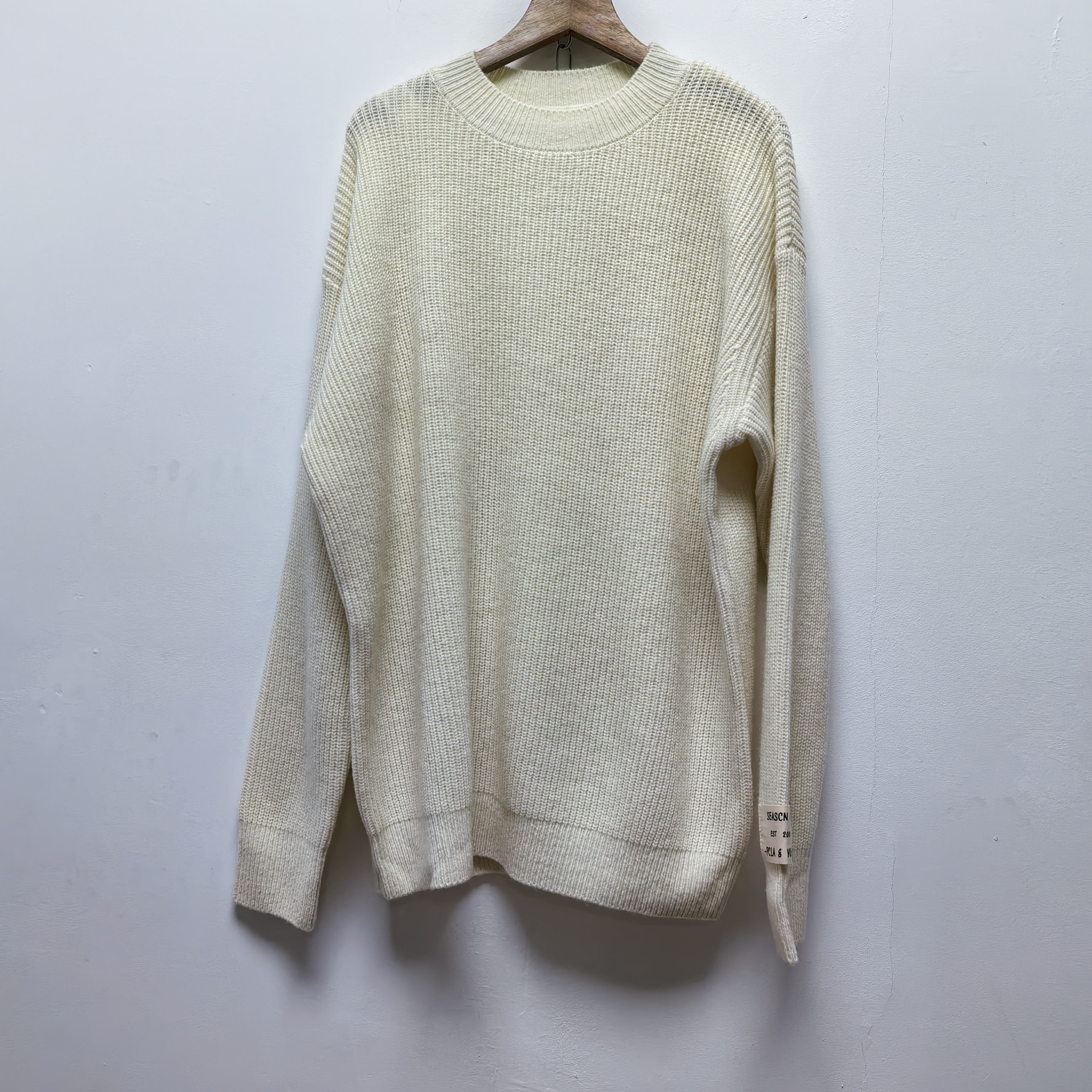 2025秋冬米色圆领套头针织衫长袖百搭软糯打底毛衣女上衣宽松M627