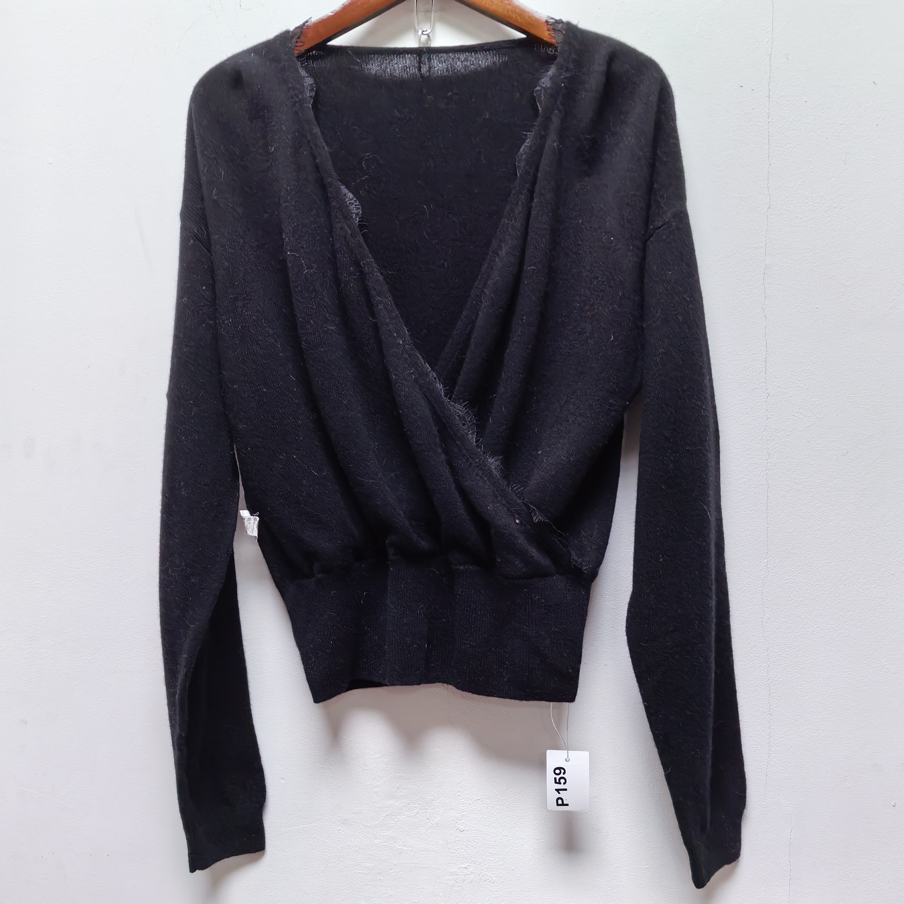 2025春季新款去标时尚百搭V领长袖针织衫女修身显瘦上衣P159