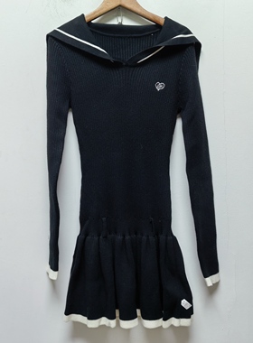T去标撤柜设计感春秋款女装休闲时尚v领针织连衣裙N169