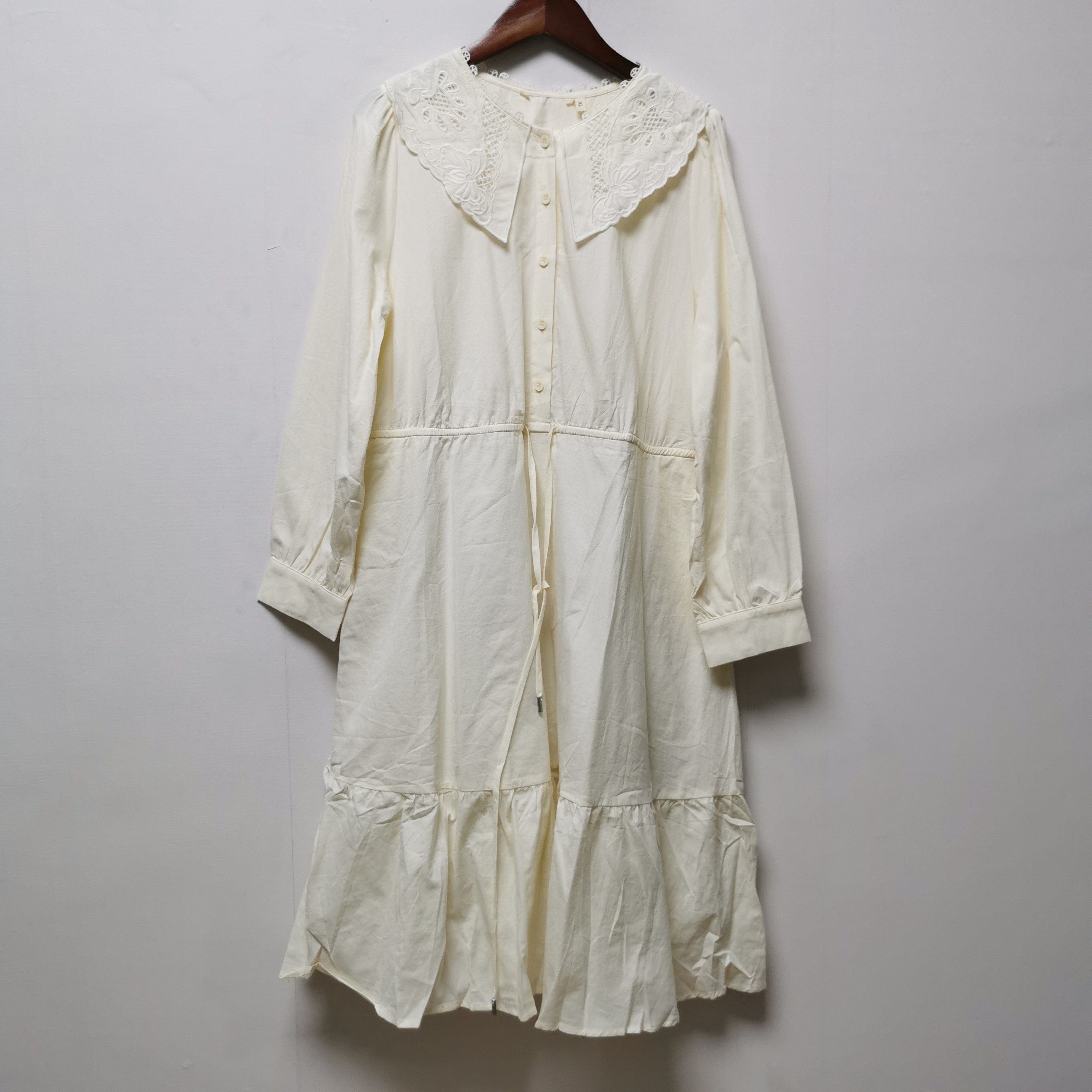 艺链接新款系列去标撤柜女装秋季时尚感娃娃领100棉连衣裙女L113