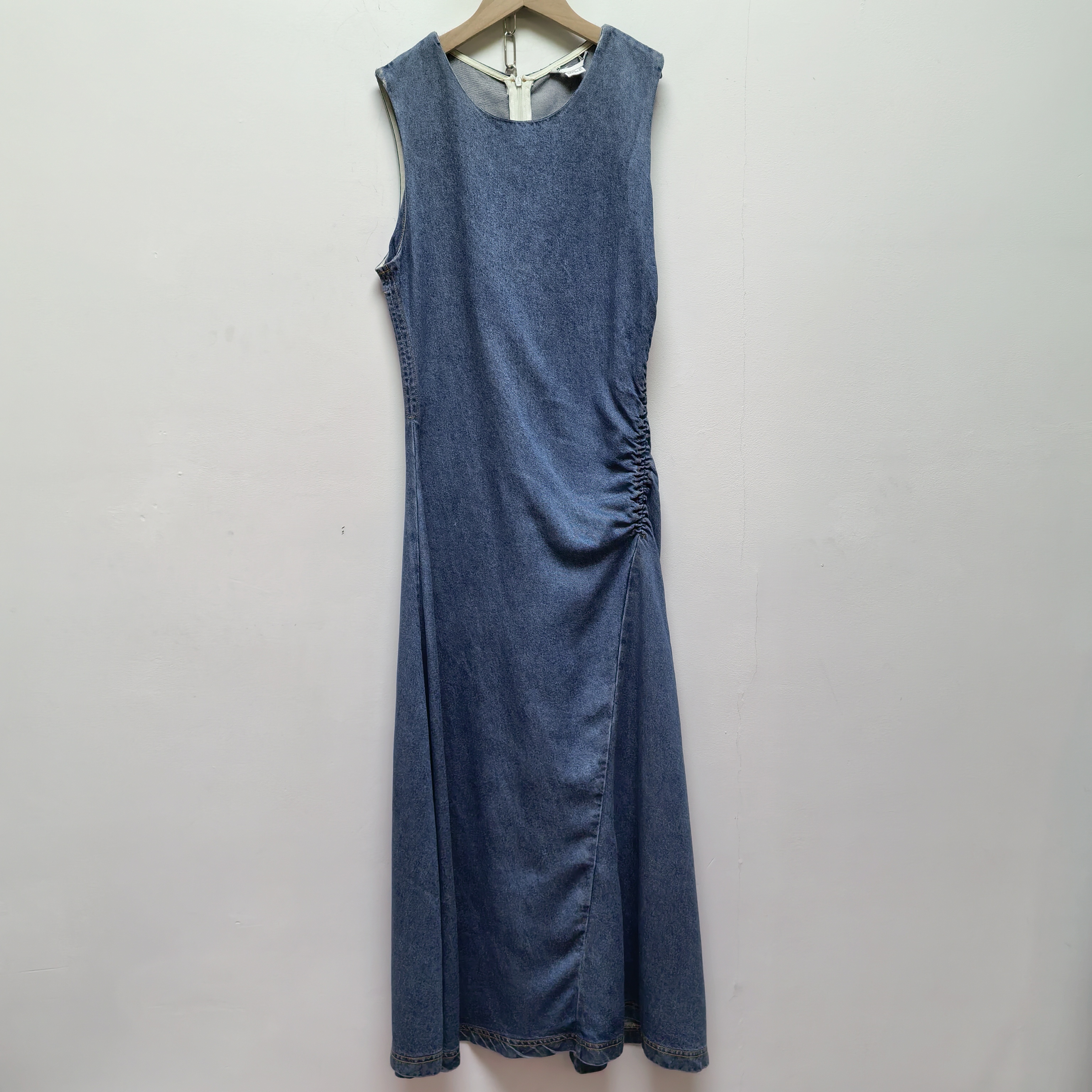 2025夏季新款去标女装时尚百搭无袖牛仔连衣裙简约风格裙子P122