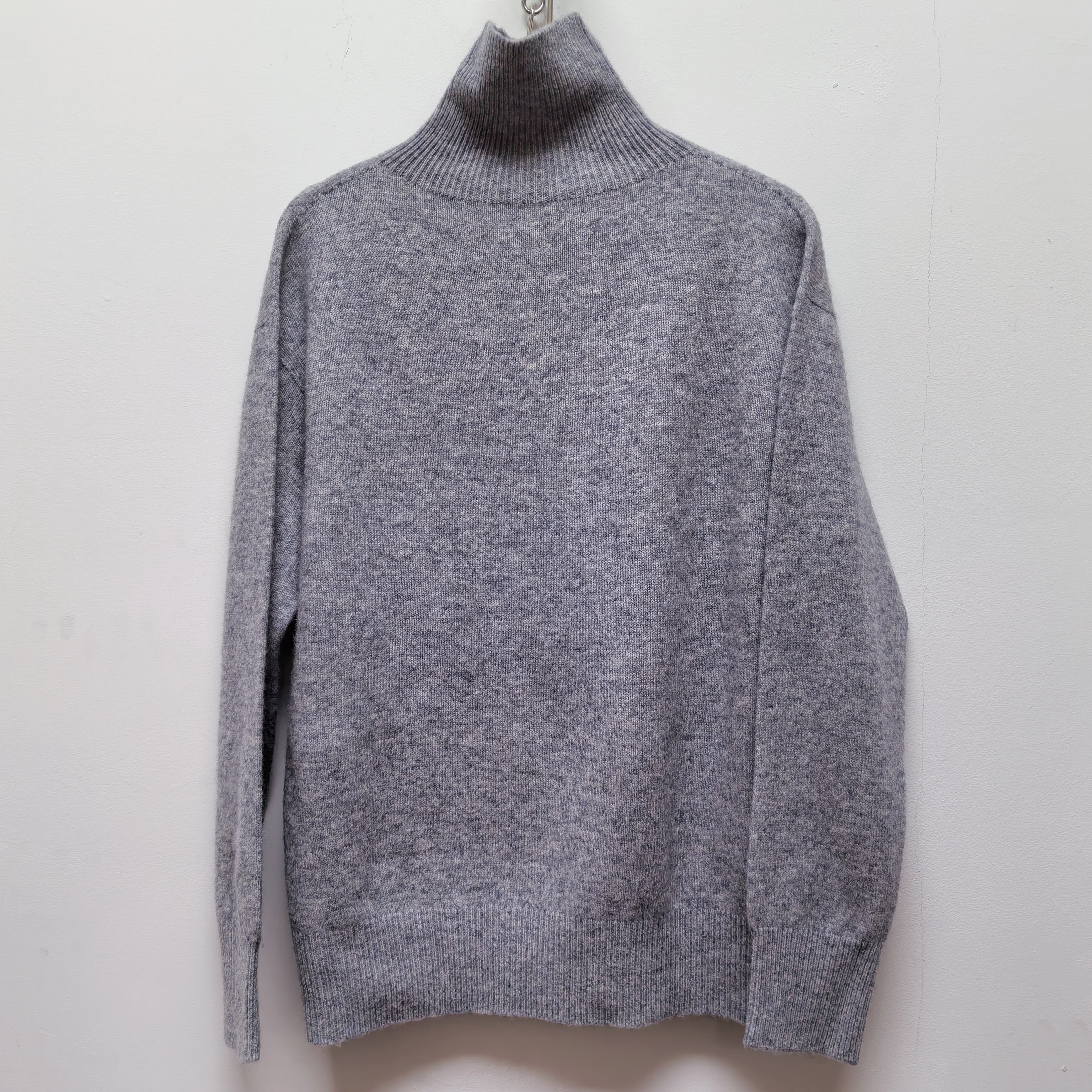 2025秋冬新款灰色高领针织衫女宽松显瘦百搭打底衫上衣L663