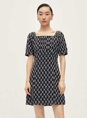 Dekashell/迪卡轩2025夏季新款方领绣花工艺短袖连衣裙赫本风女裙