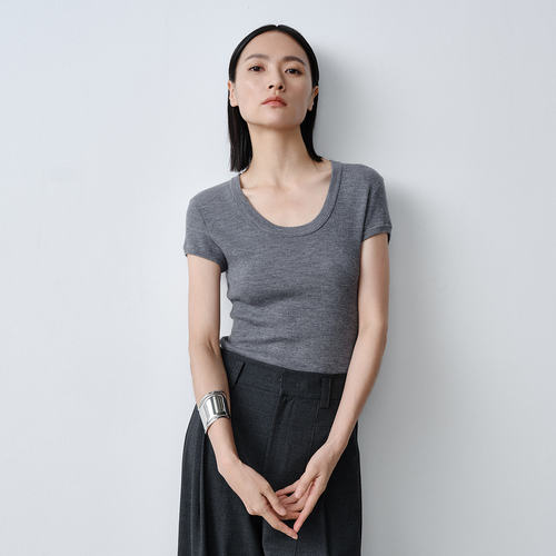Dekashell/迪卡轩2025秋季新款针织短袖毛针织衫女士上衣圆领修身