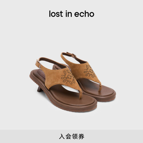 夹脚圆头铆钉图腾斜跟增高凉鞋