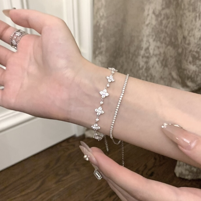 柏诗艾菲S925银莫桑石满钻花四叶草气质手链简约高级小众设计百搭