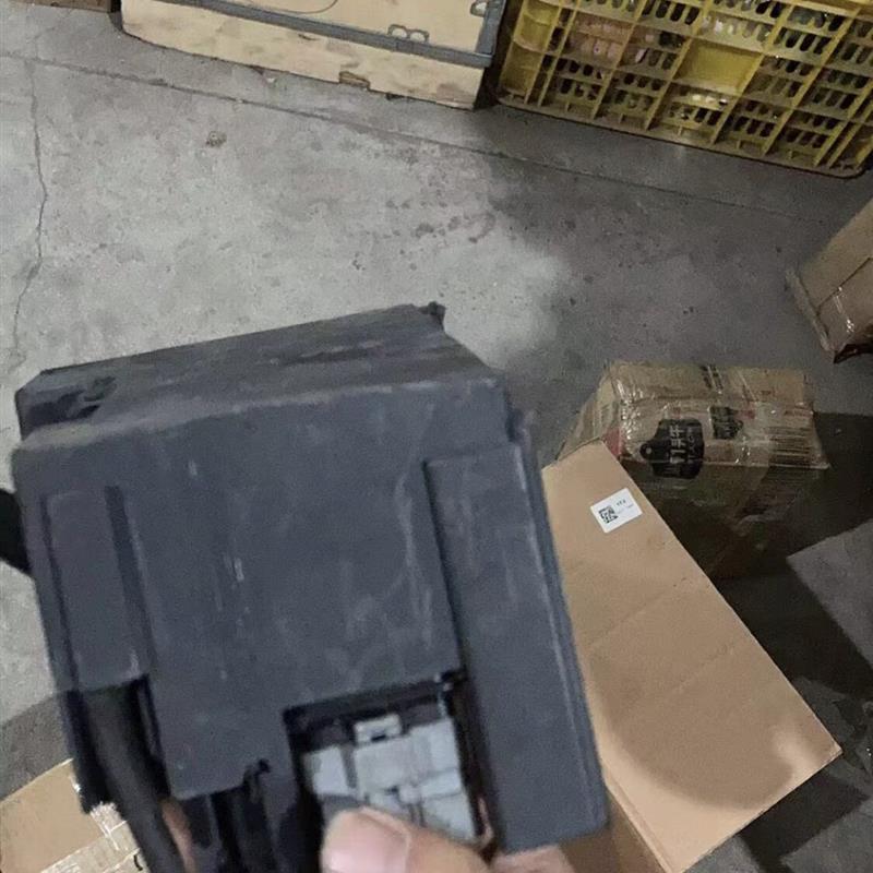 标致新款308 408 4008 5008 天逸C5 发动机电脑支架 电瓶