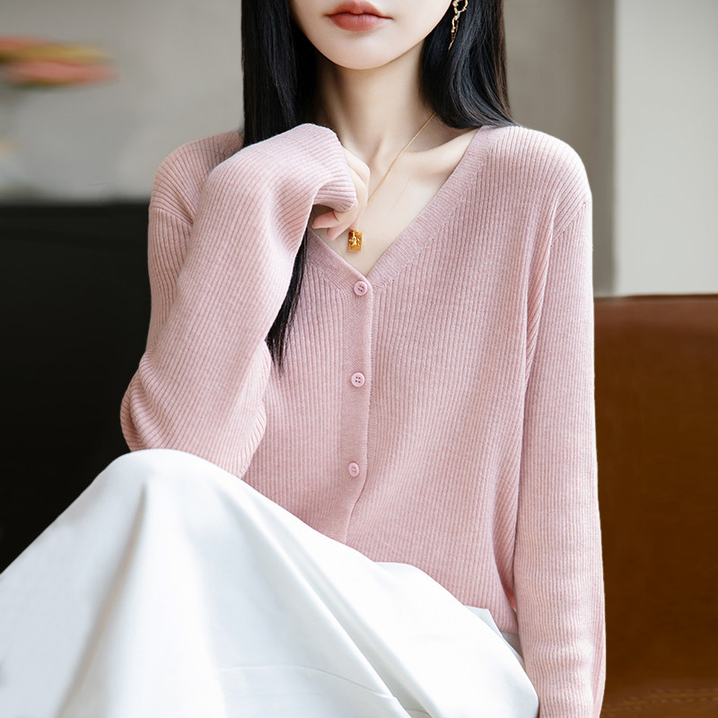 早秋V领蕾丝珍珠针织打底衫女春秋内搭上衣洋装大码女装毛衣