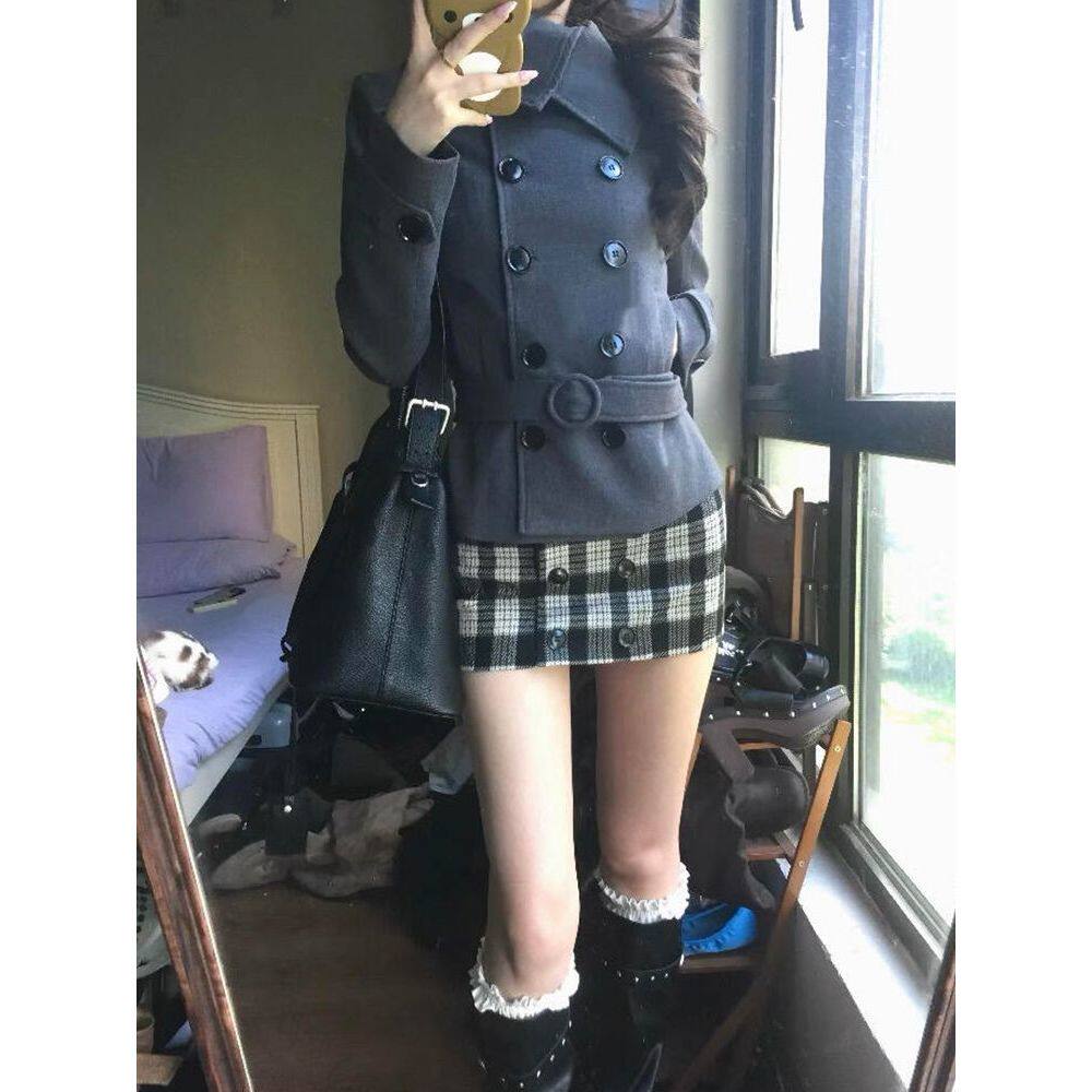 冷灰甜裁 美式复古双排扣毛呢外套女小个子穿搭格纹短裙套装