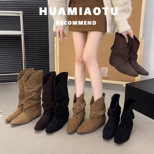 巨好看的尖头褶皱堆堆小短靴女2025新款秋冬绒面内增高瘦瘦靴裸靴