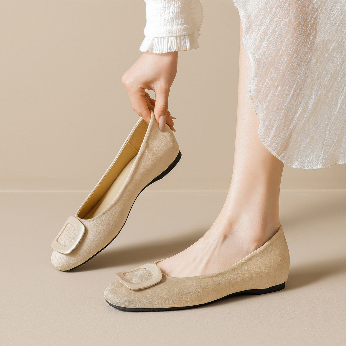 方扣内增高浅口单鞋女2026春季新款法式小香风一脚蹬软底奶奶鞋女