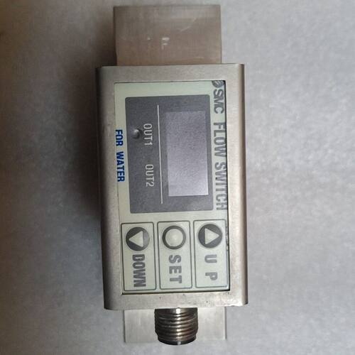 B81、  PF2W720-F04-67流量计:(