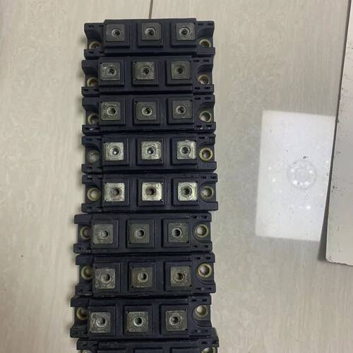 整流模块PD1008AC 有9个。