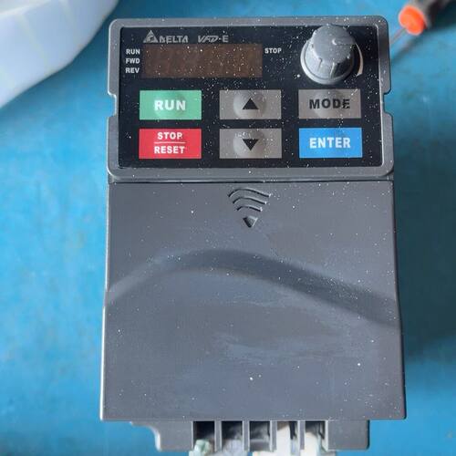台达变频器0.75kw VFD007E43A 380v 拆机