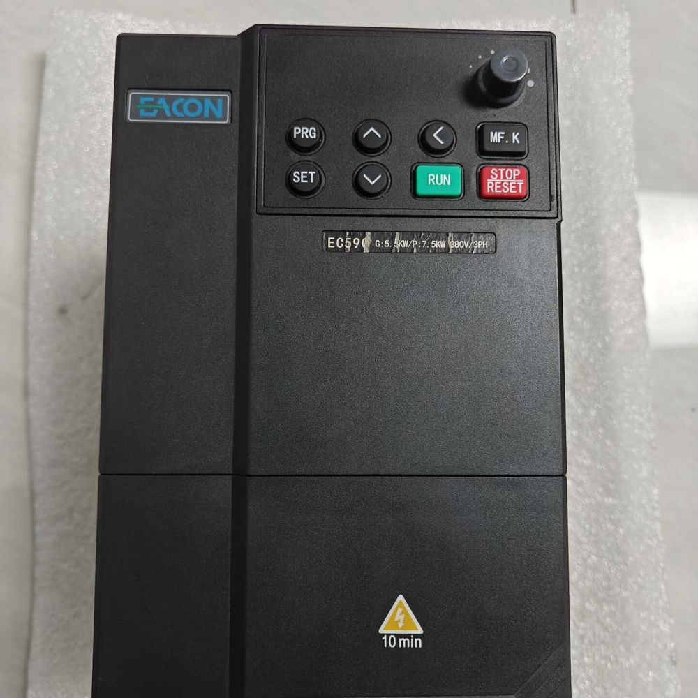易控变频器EC5905D5G07D5P43A - 实物图