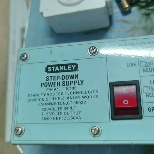 拆机如图 STANLEY STEP－DOWN.开关控制器