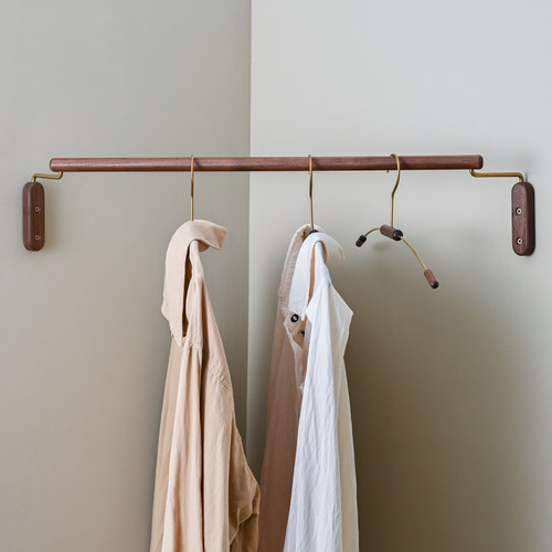 北美黑胡桃木实木墙角衣服收纳架