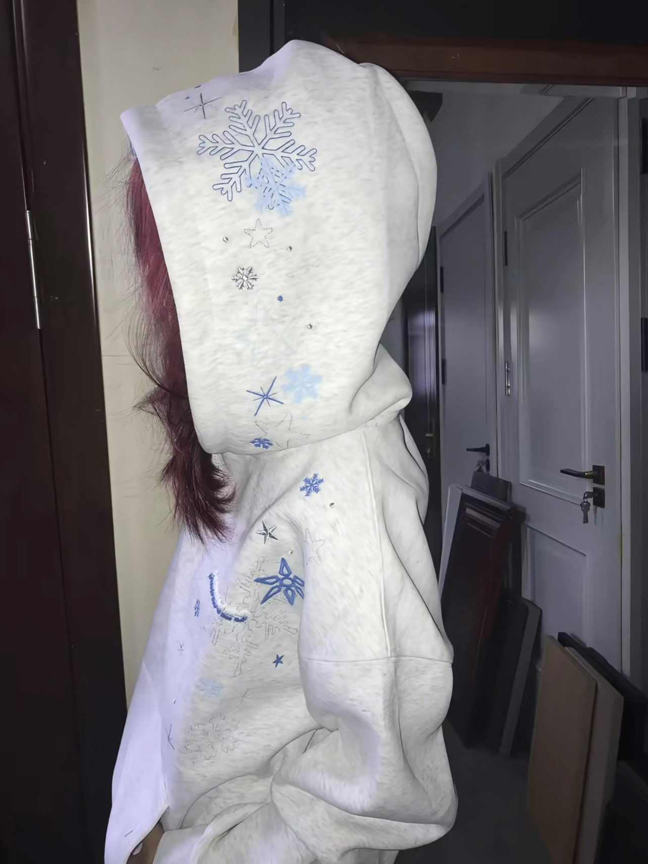 2025 new autumn and winter trendy brand, vintage loose design, niche outerwear for women, American high street style, snowflake embroidered hoodie