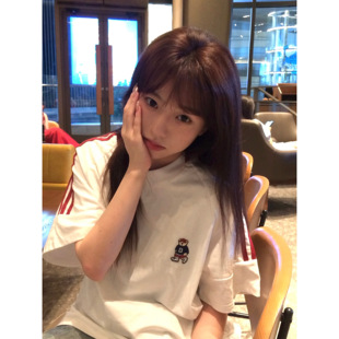 美式 小众设计感慵懒风chic韩系上衣 高街小熊刺绣V领短袖 t恤女夏季