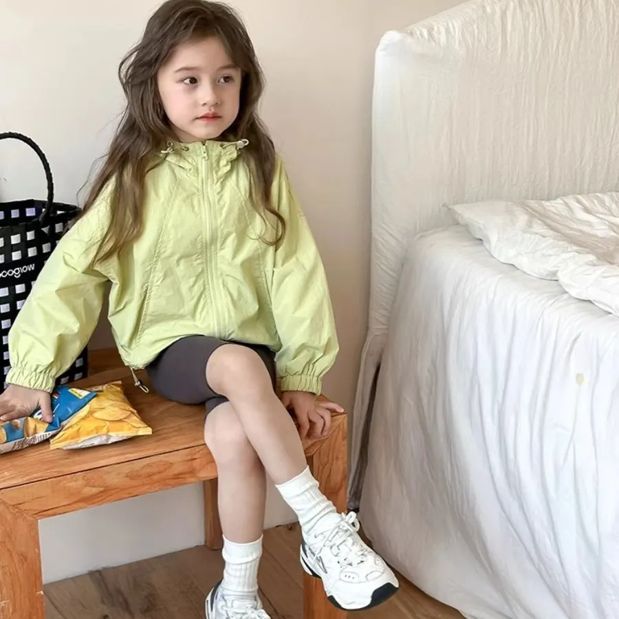 女童薄款冲锋衣外套2025新款秋装儿童小女孩洋气防晒风衣连帽上衣
