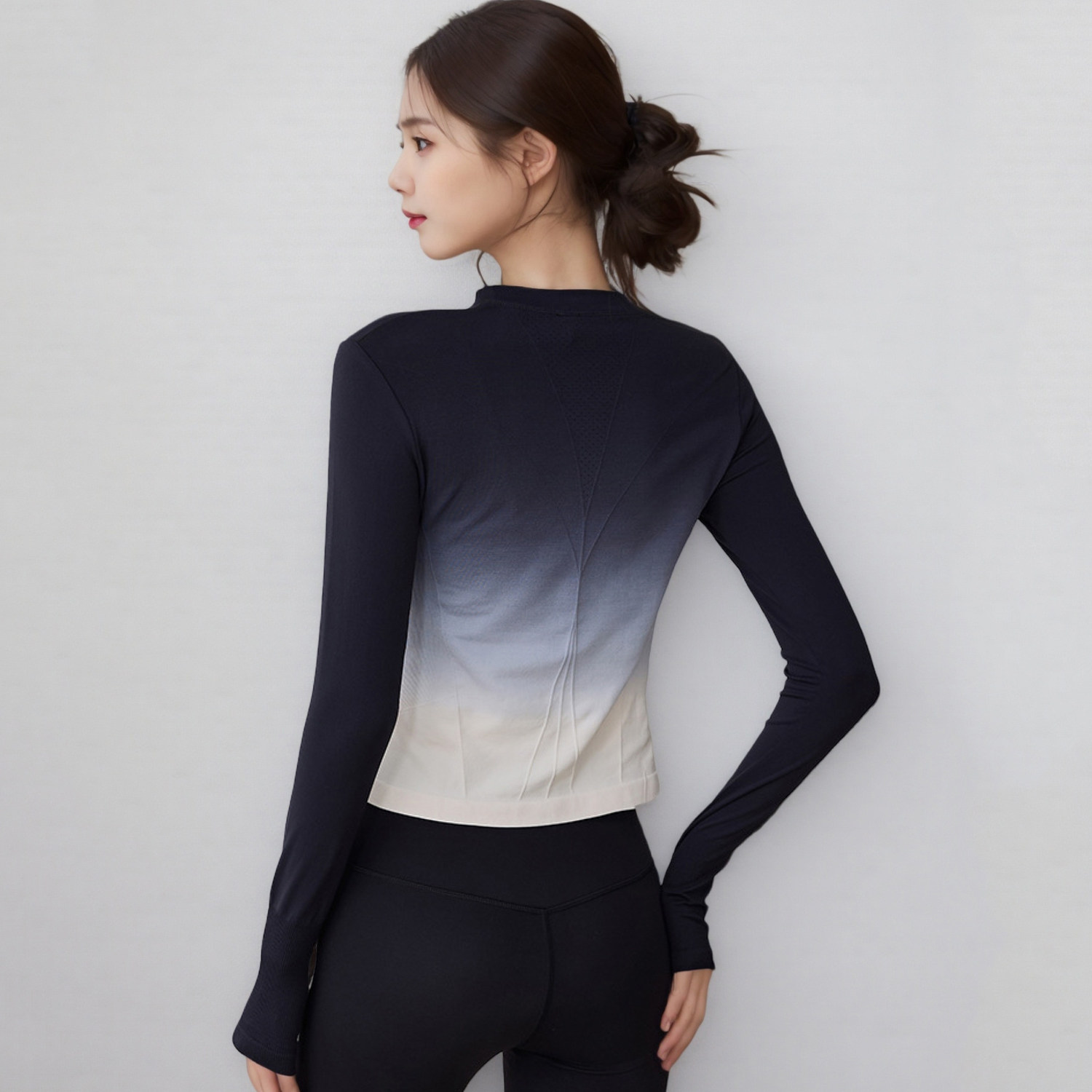 简约运动风渐变色长袖瑜伽t恤女速干圆领打底衫修身休闲健身上衣