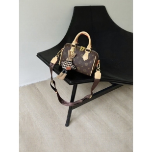 优草坊正品老花女包2026新款高品质枕头包时尚百搭单肩斜挎波士顿