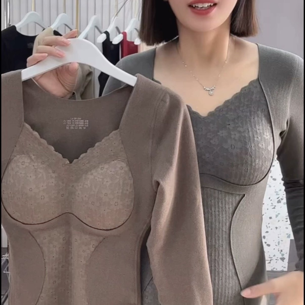 保暖内衣女士两件套装秋衣秋裤上衣带胸垫可拆卸厚款V领超弹大码