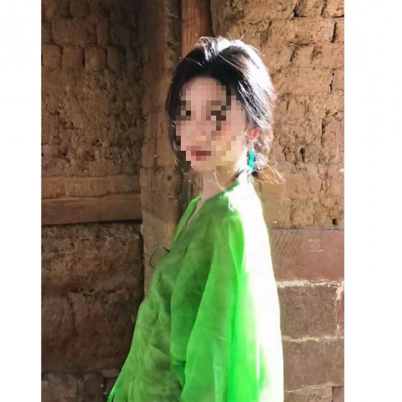 慵懒风V领绿色连衣裙女20