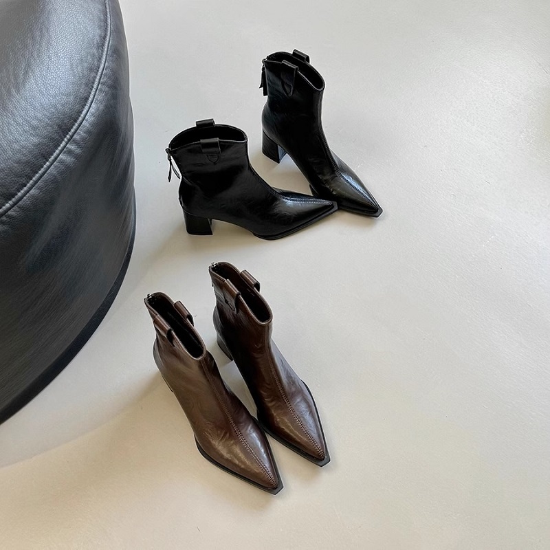 法式瘦瘦靴粗跟尖头短靴2024秋冬