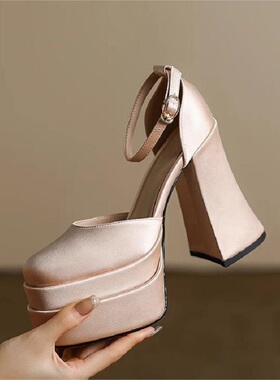 不累脚主婚纱婚鞋神器2025新款小个子粗跟防水台高跟鞋订婚宴会鞋