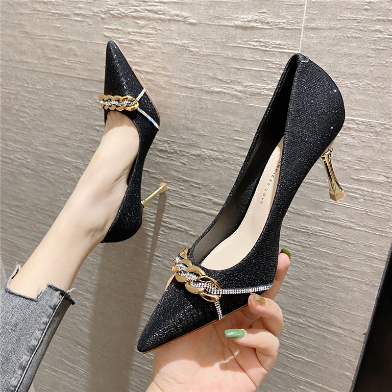 时尚金属装饰，优雅尖头设计