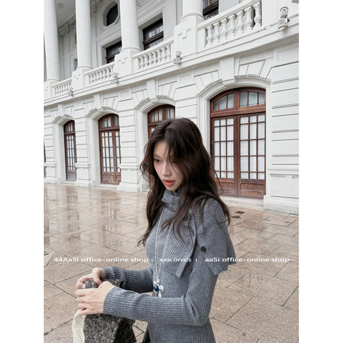 44AaSi 温柔往事 100羊毛不扎肤纽扣披肩冬慵懒感可拆卸围脖针织