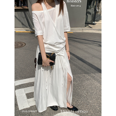 44AaSi 告白珠光 原创斜肩挂脖松弛重工高级感白色连衣裙