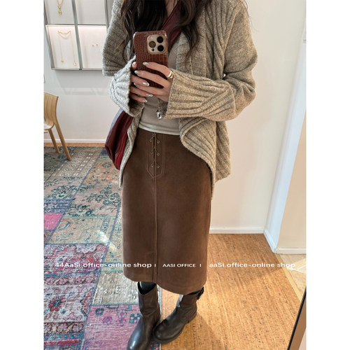 44AaSi 至简古感 绑带麂皮铆钉复古半身开衩裙秋冬宽松百搭A字裙