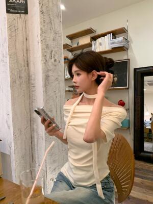 银色山坡中式飘带设计短袖T恤女