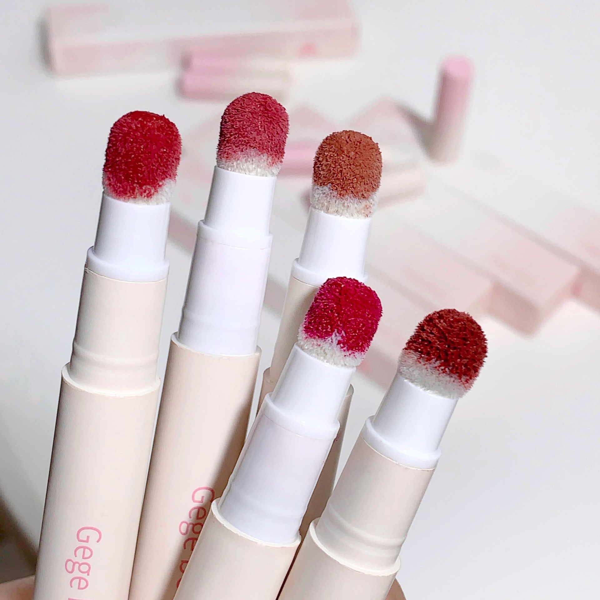 新款推荐Gegebear唇粉霜空气唇釉哑光气垫唇霜女素颜显白秋冬