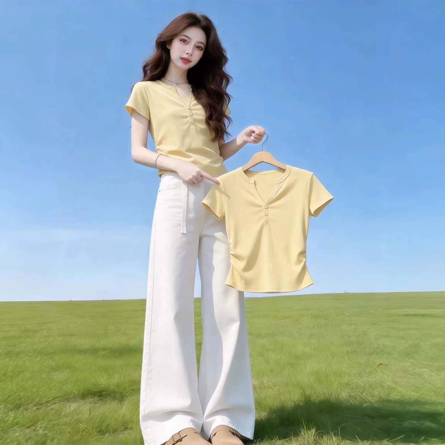 韩系温柔黄色V领短袖T恤女2026夏季大码胖mm修身显瘦独特漂亮上衣