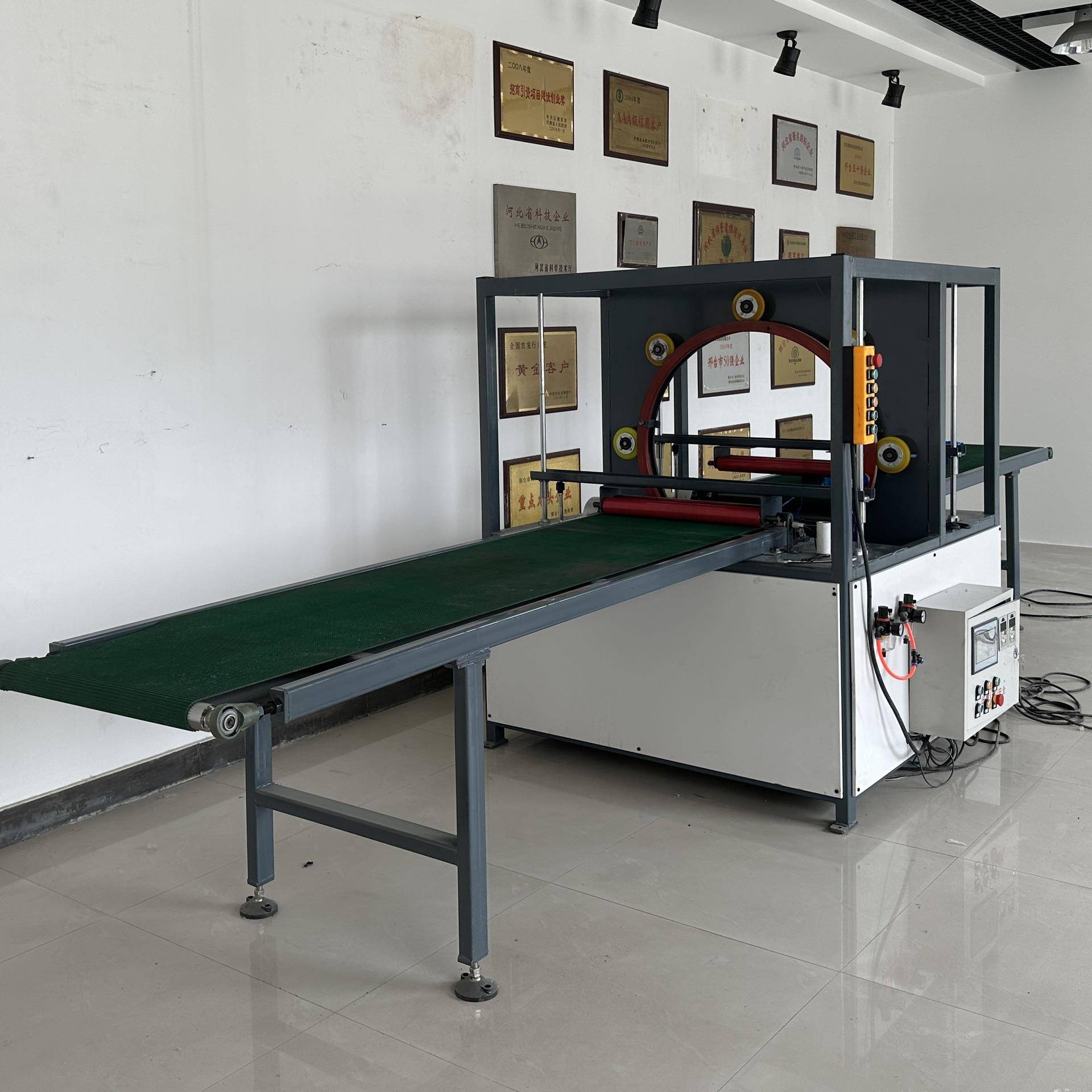 管材铝材缠绕膜打包机型材包装机变频调速全自动水平缠绕打包机