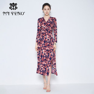 马天奴2026春夏新款粉色印花V领收腰长袖连衣裙子长裙气质时尚女