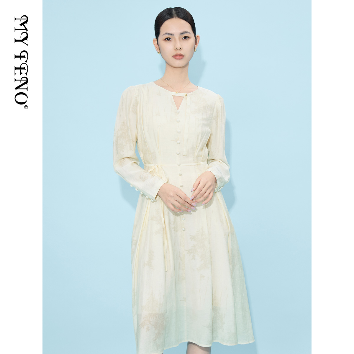 马天奴米色印花V领长袖连衣裙