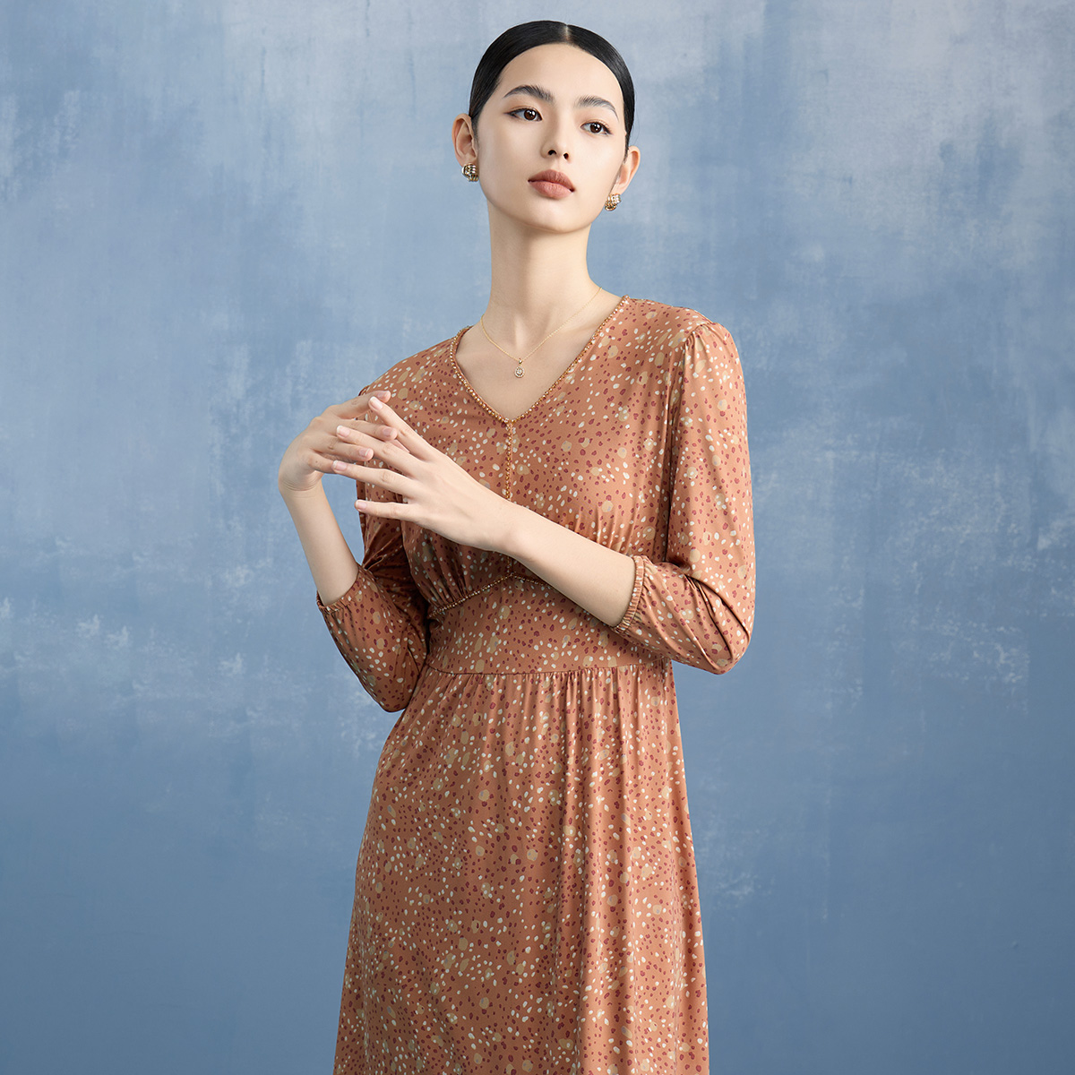 马天奴橘色印花收腰长袖连衣裙