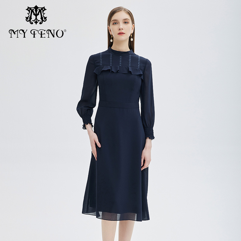 马天奴绣花连衣裙泡泡袖