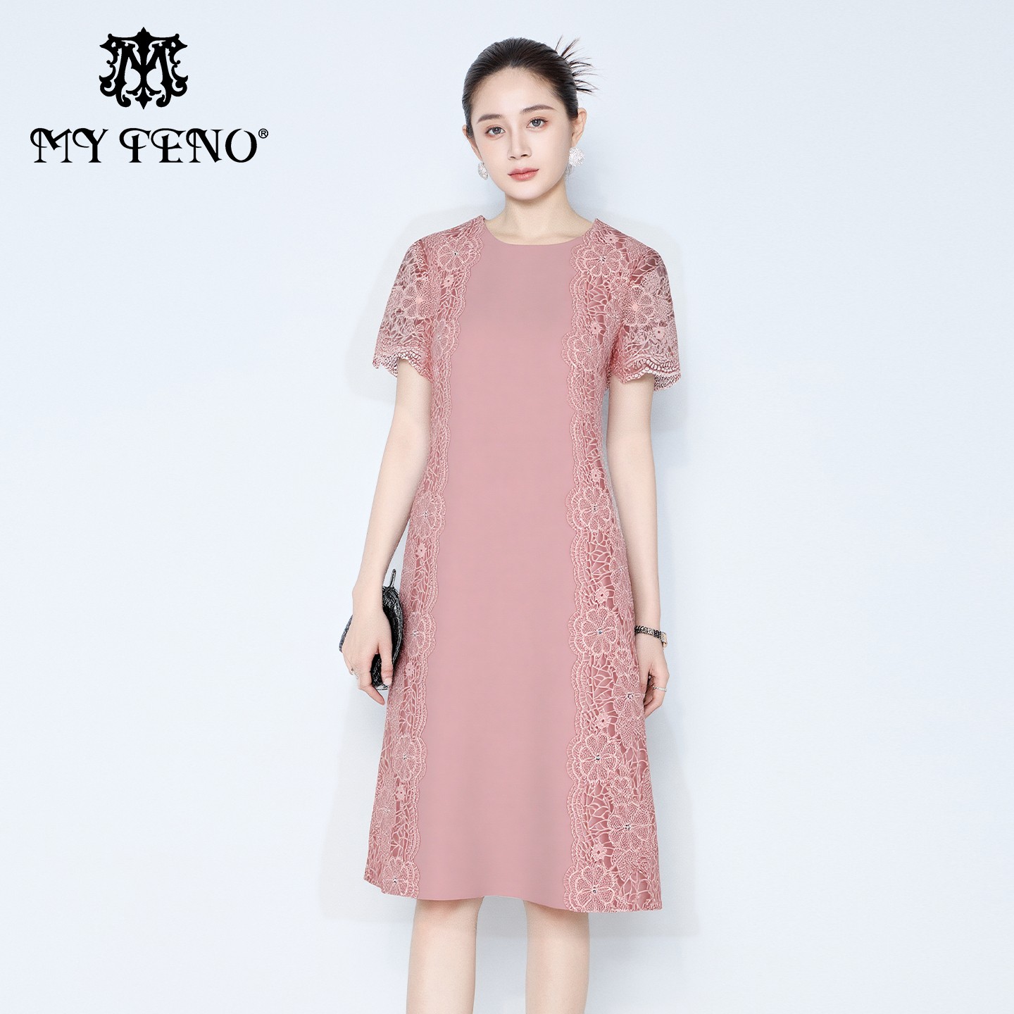 马天奴纯色圆领短袖连衣裙