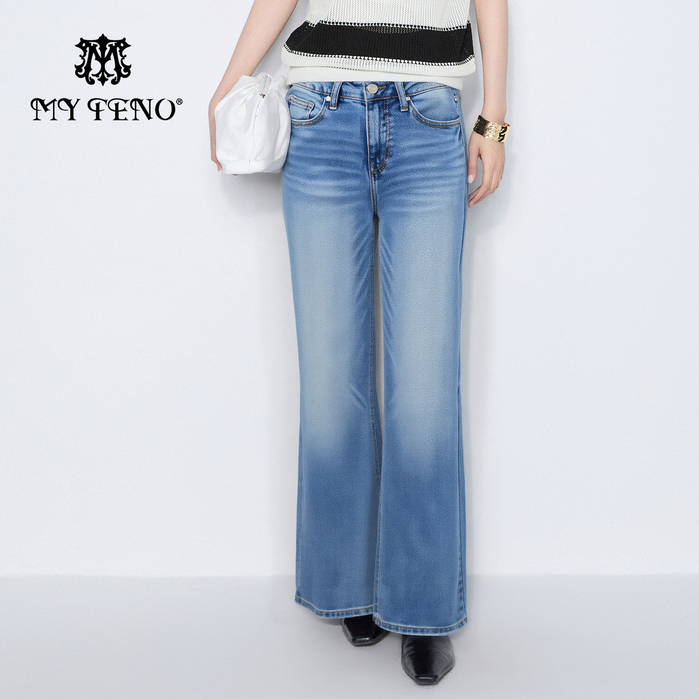 马天奴浅蓝高腰磨白直筒牛仔裤