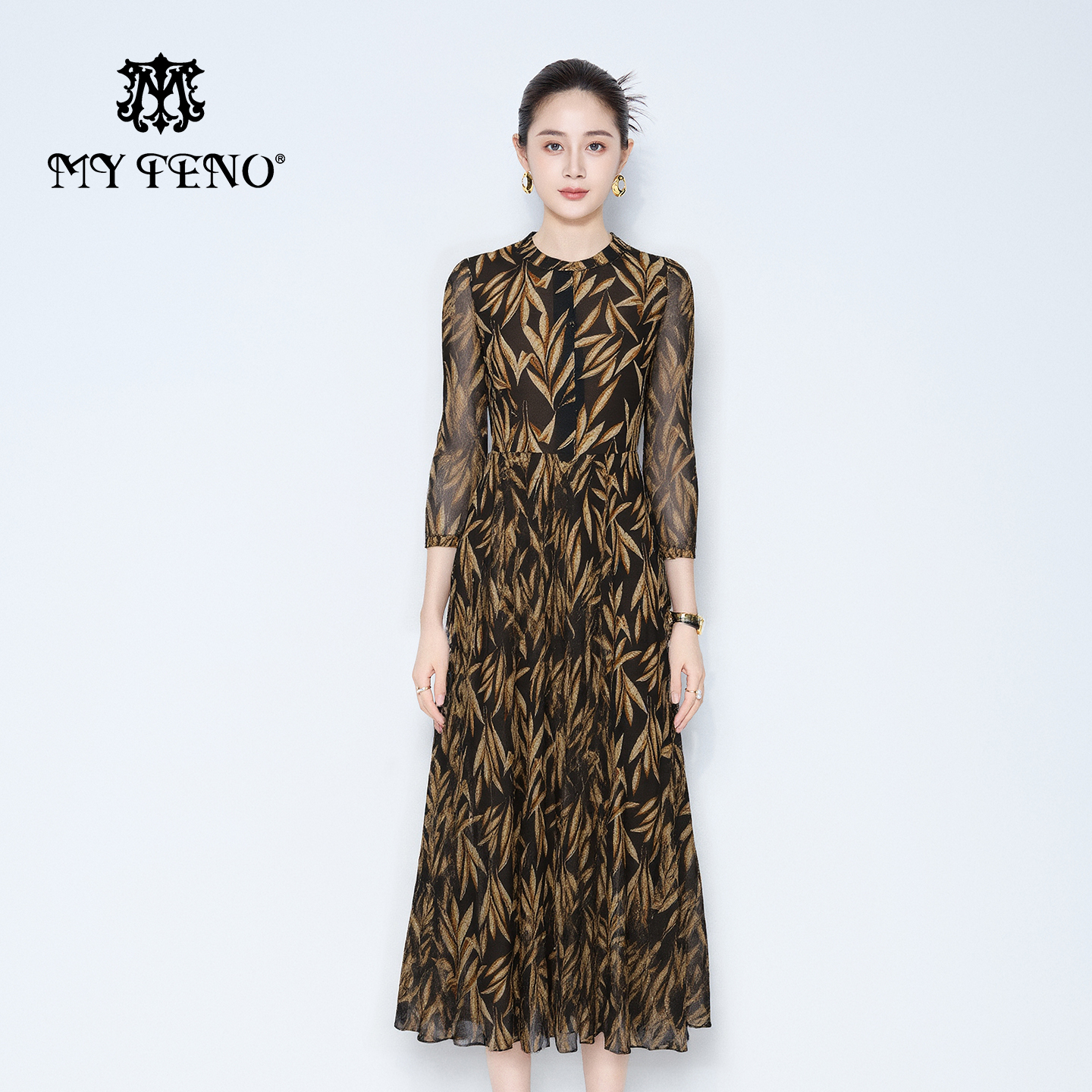 马天奴咖啡色印花收腰连衣裙