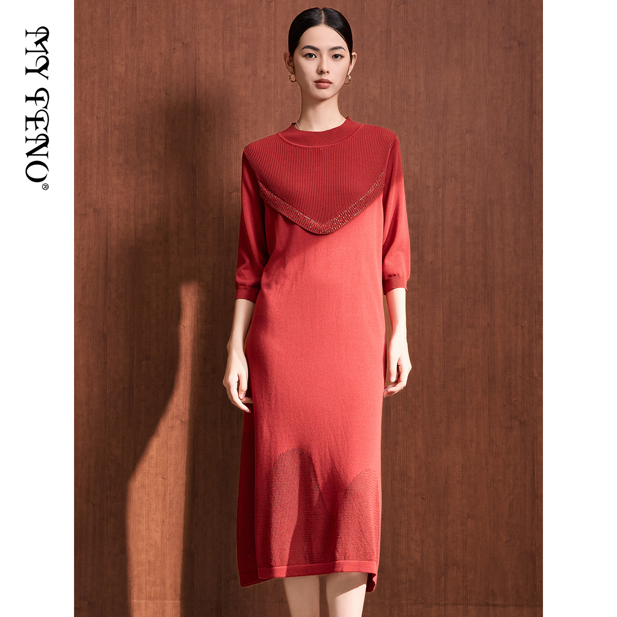 马天奴桔红色烫钻针织连衣裙