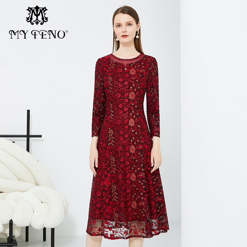马天奴秋冬新款女红色收腰长袖圆领连衣裙子时尚气质长裙场合礼裙