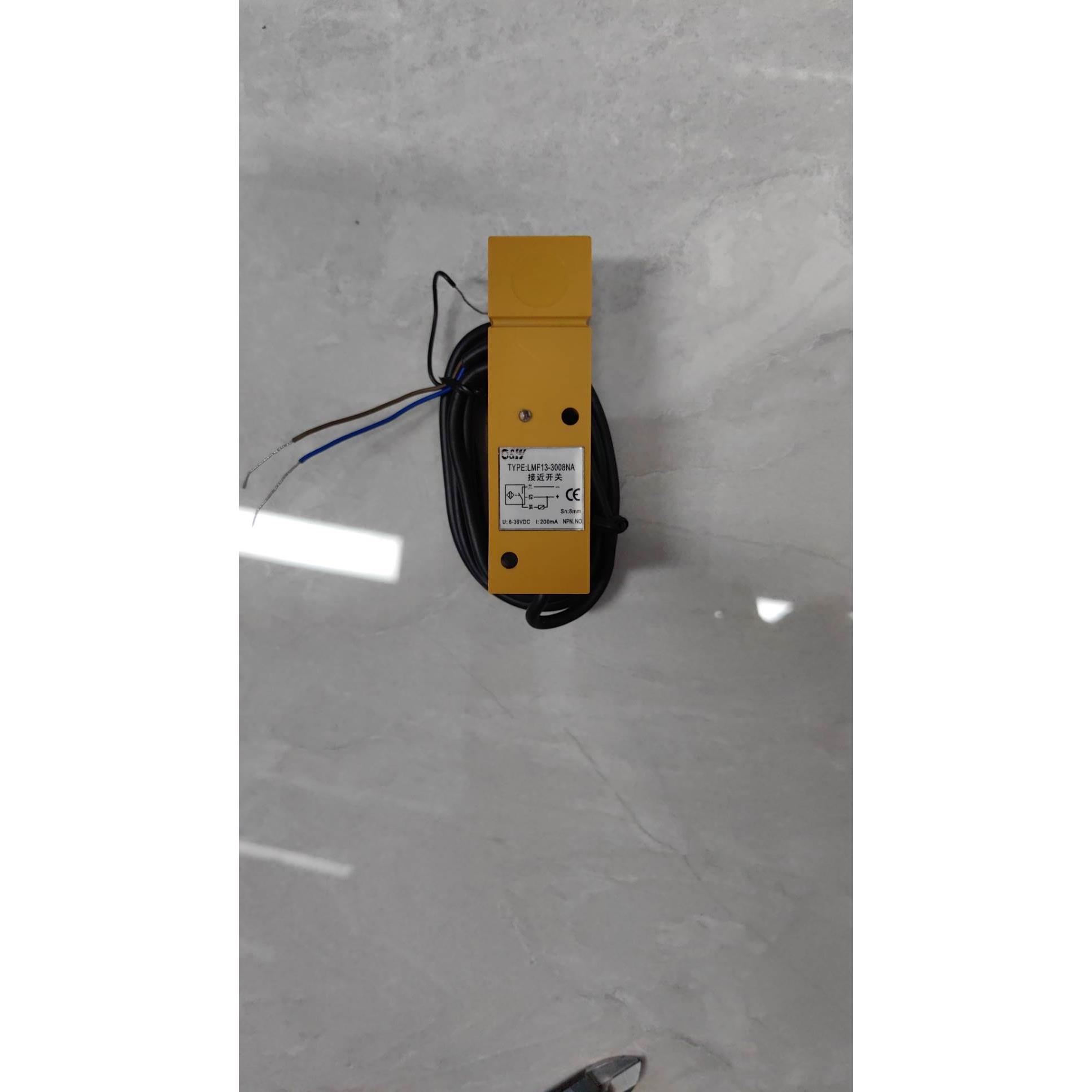 LMF13-3008NA方形接近开关